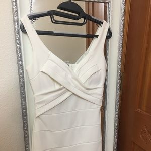 Medium White Knee Lenght Dress